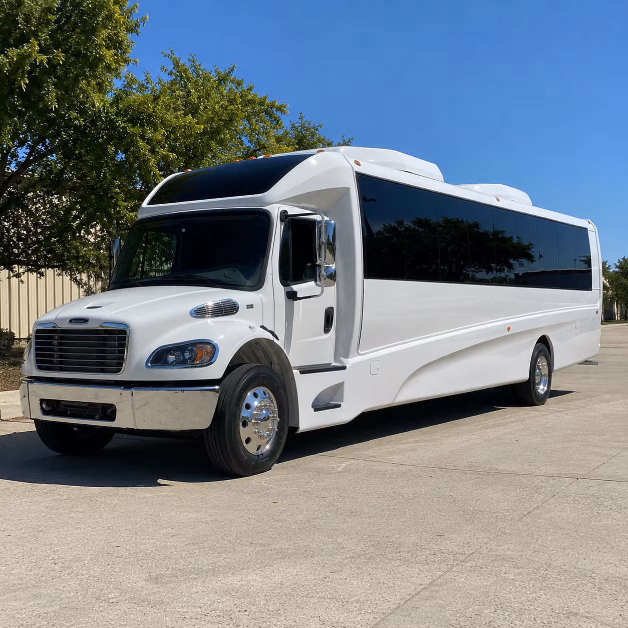 kettering 18 passenger minibus