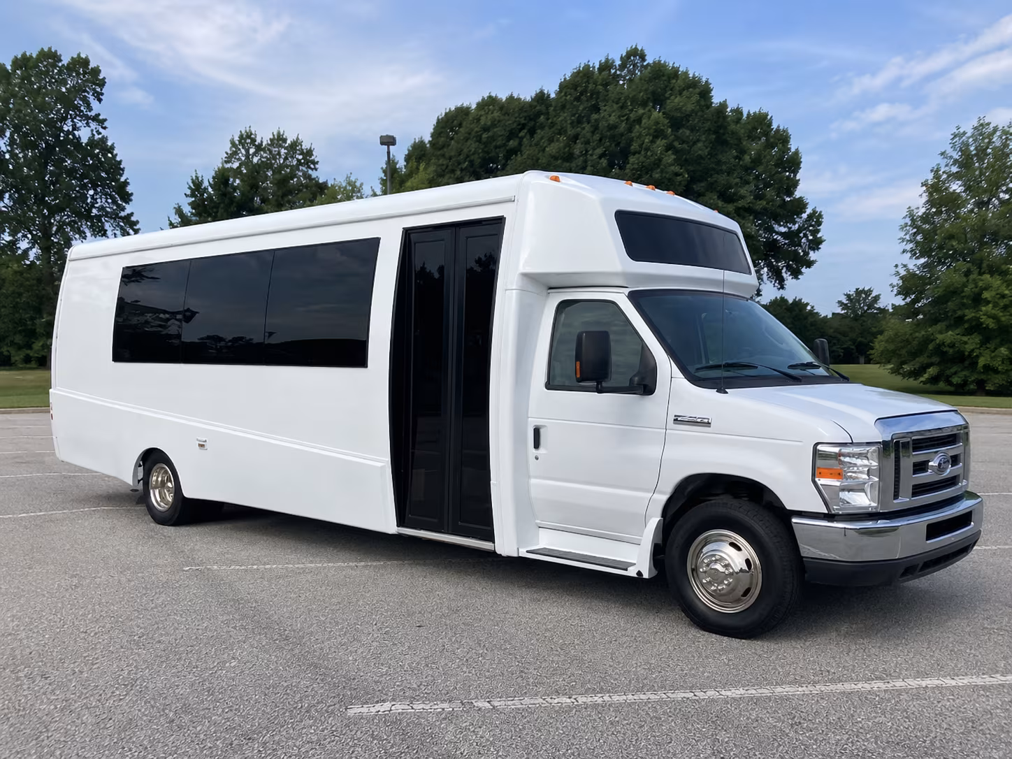 kettering 18 passenger party bus