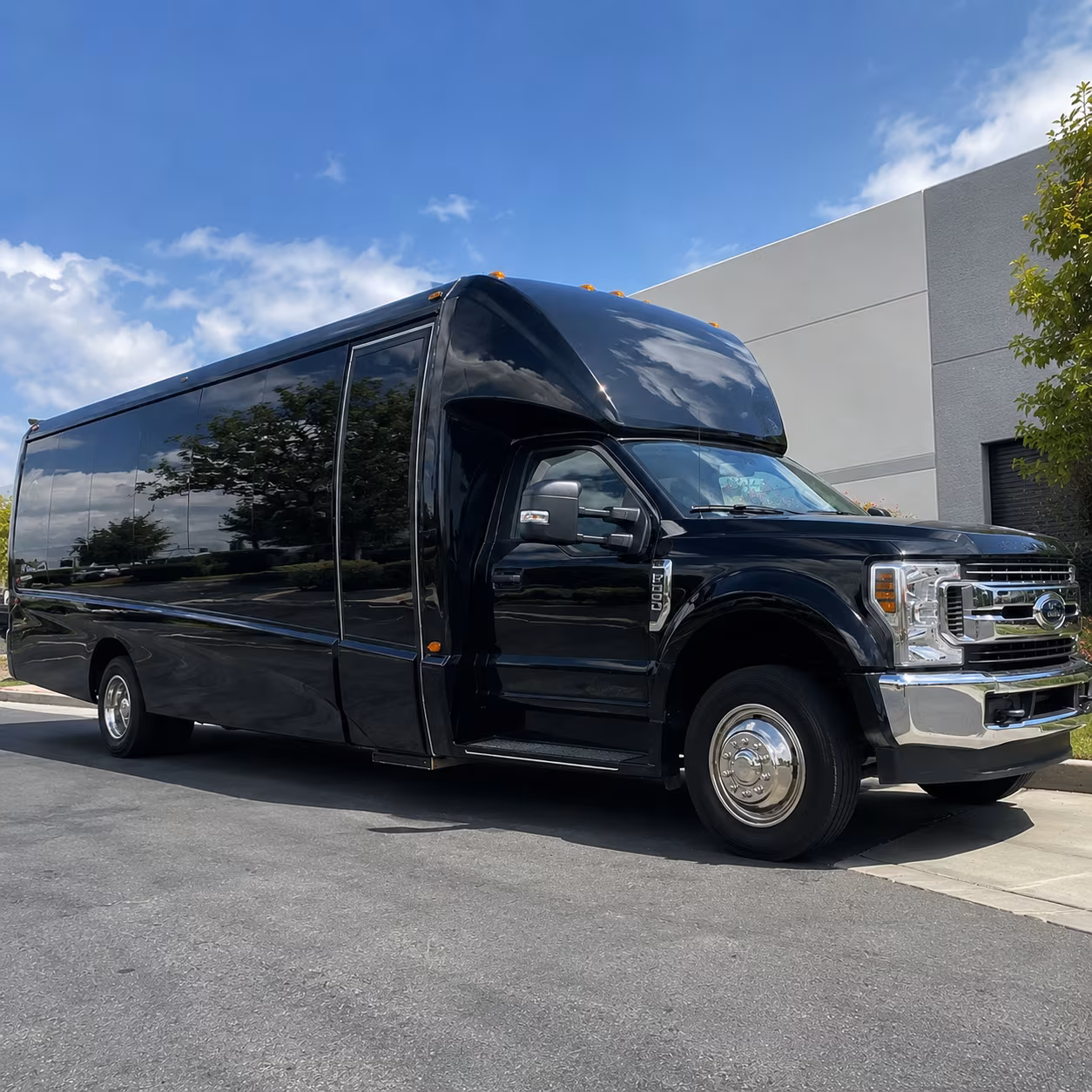 minibuses for kettering rehearsal dinners and wedding weekend events